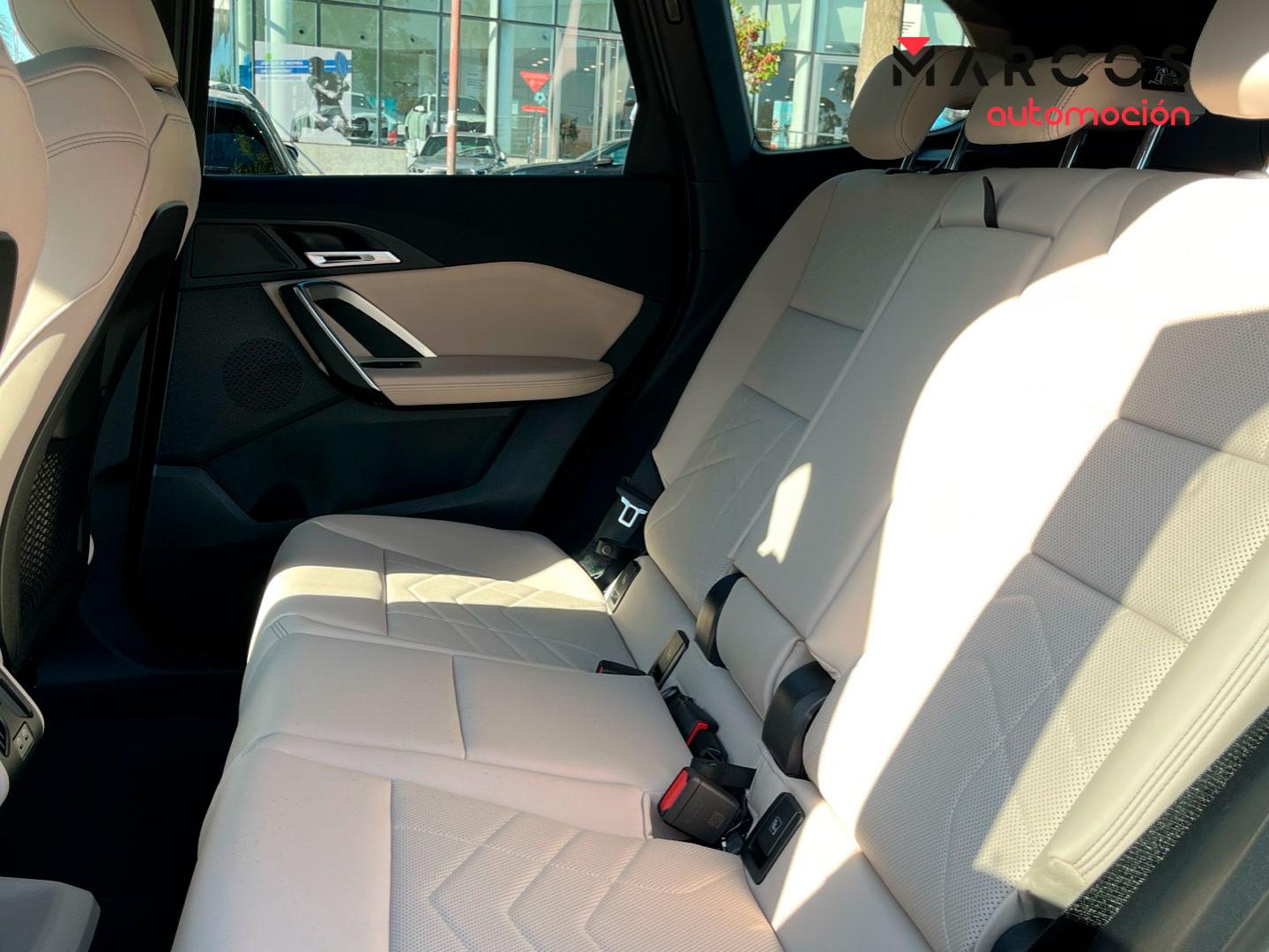 Foto BMW iX1 9
