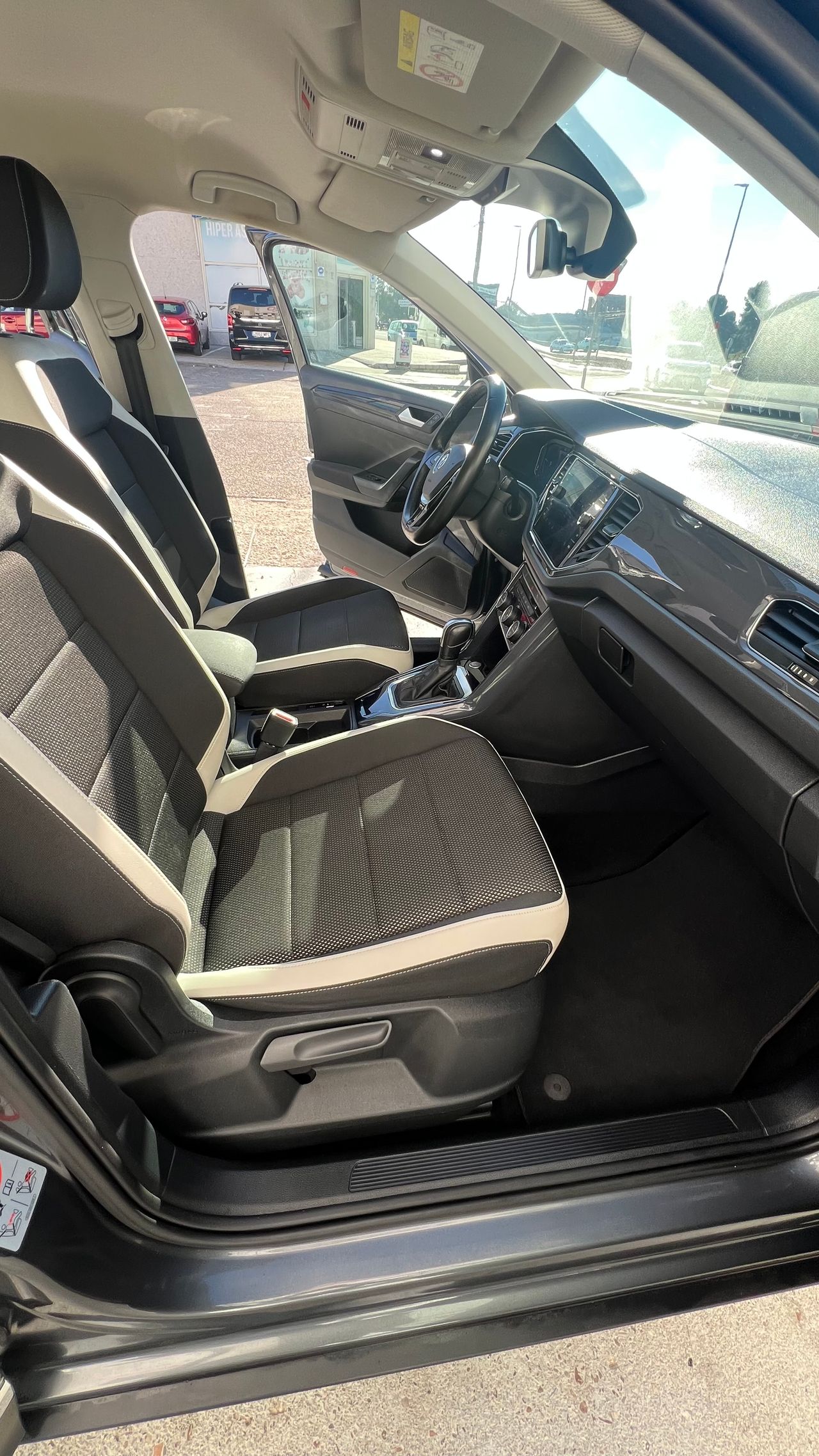 Foto Volkswagen T-Roc 10