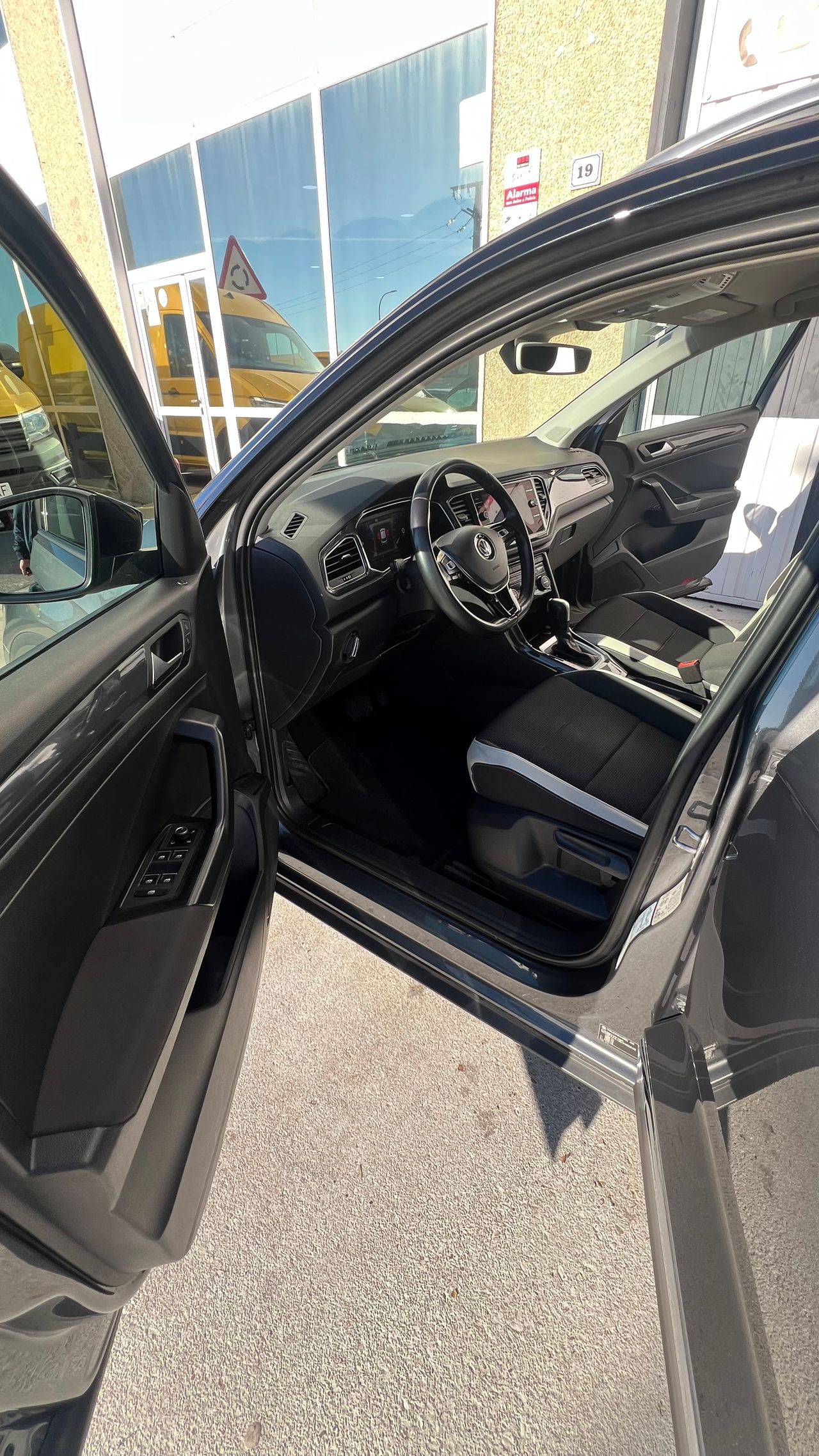 Foto Volkswagen T-Roc 12