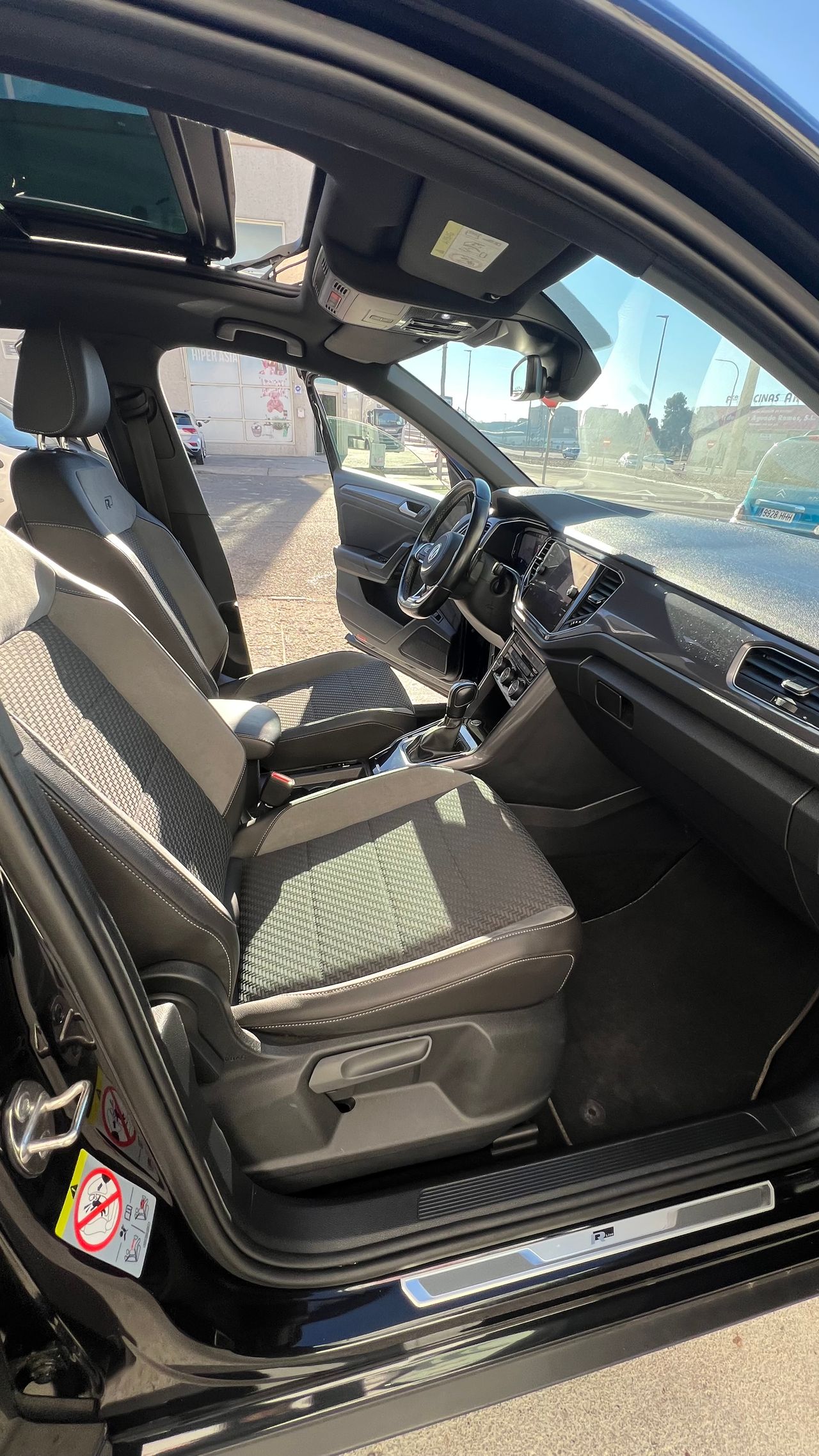 Foto Volkswagen T-Roc 11