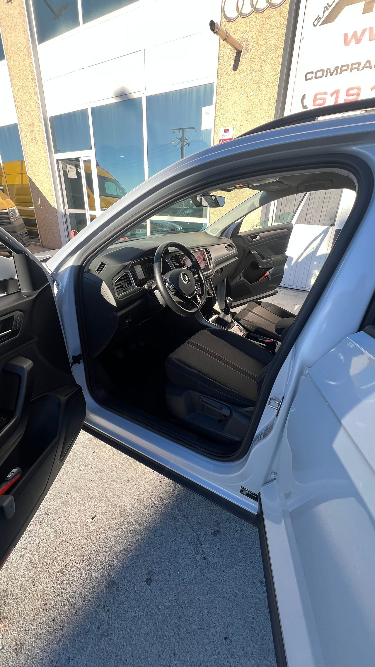 Foto Volkswagen T-Roc 11