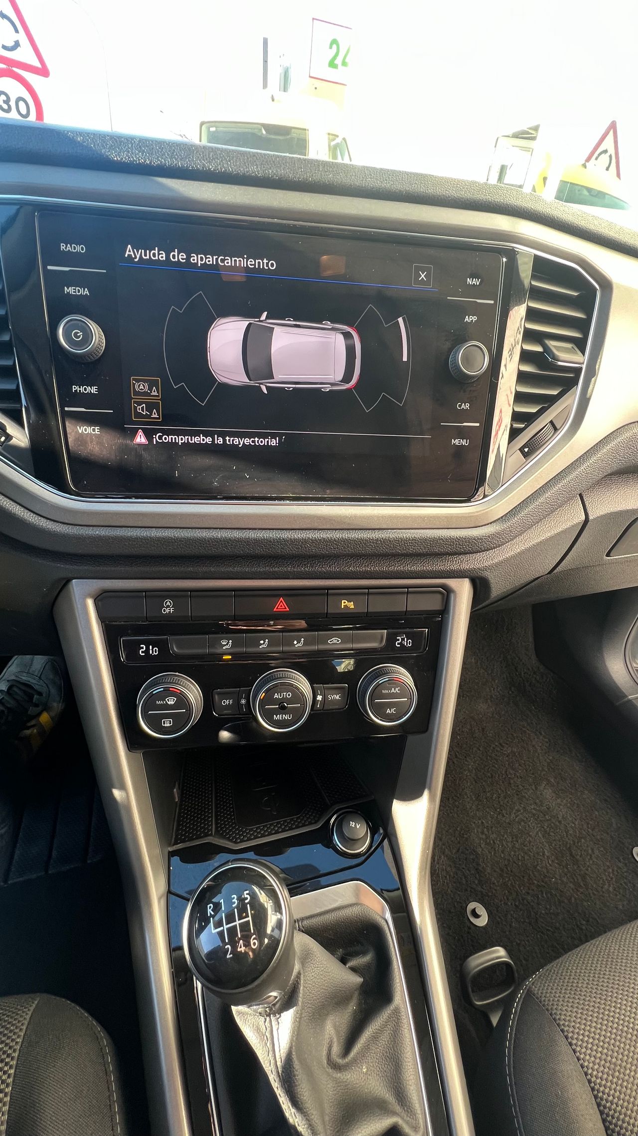 Foto Volkswagen T-Roc 17