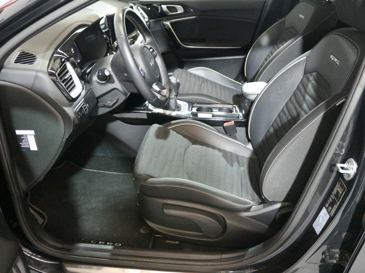 Foto Kia XCeed 11