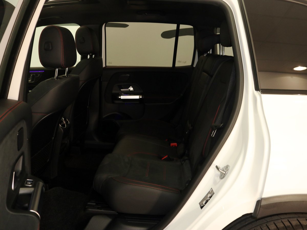 Foto Mercedes-Benz Clase GLB 16