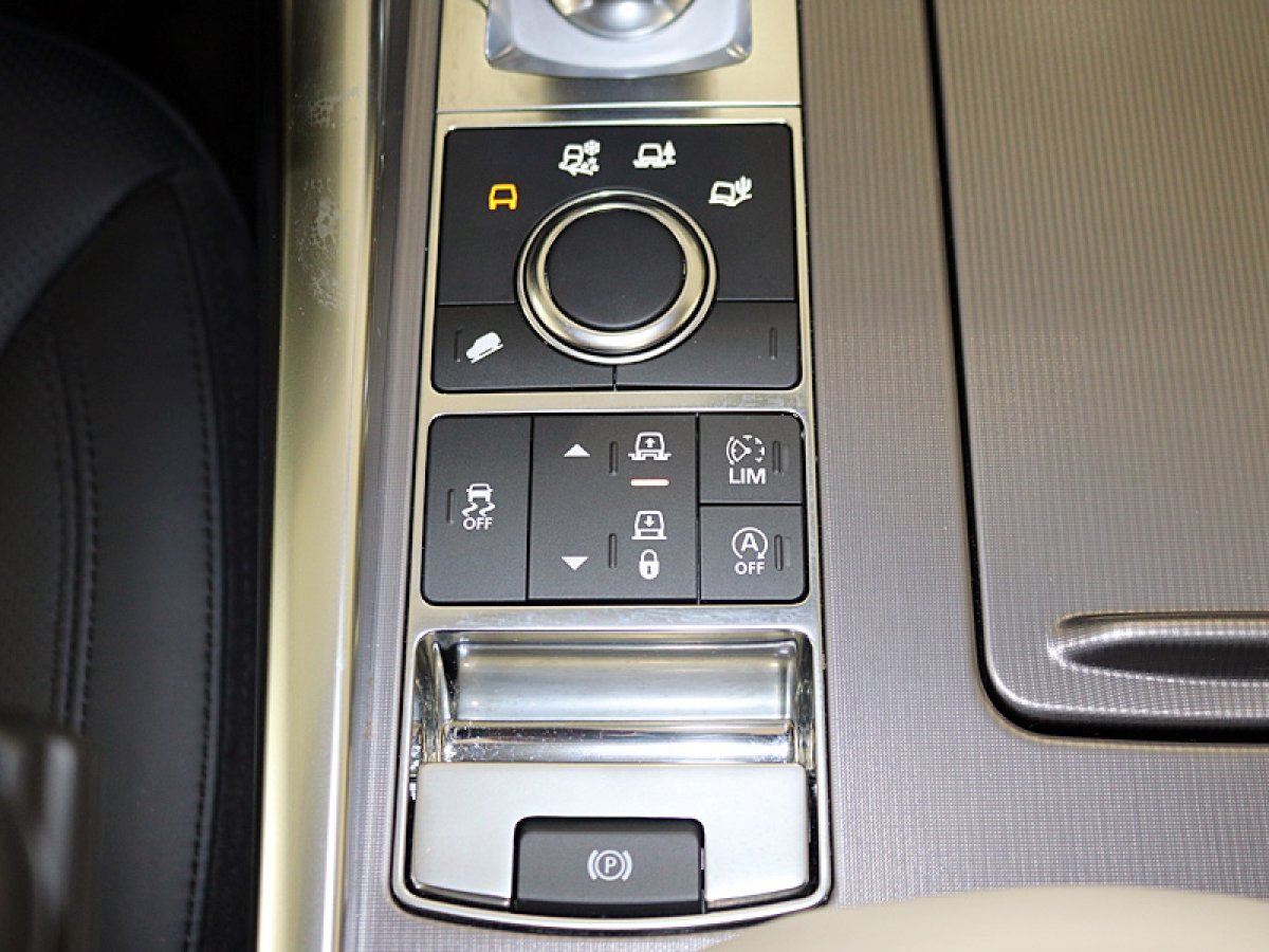 Foto Land-Rover Range Rover Sport 30