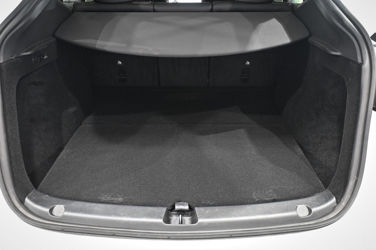 Foto Tesla Model Y 8