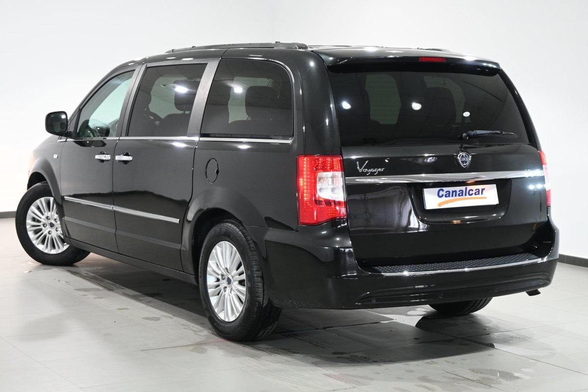 Foto Lancia Voyager 6