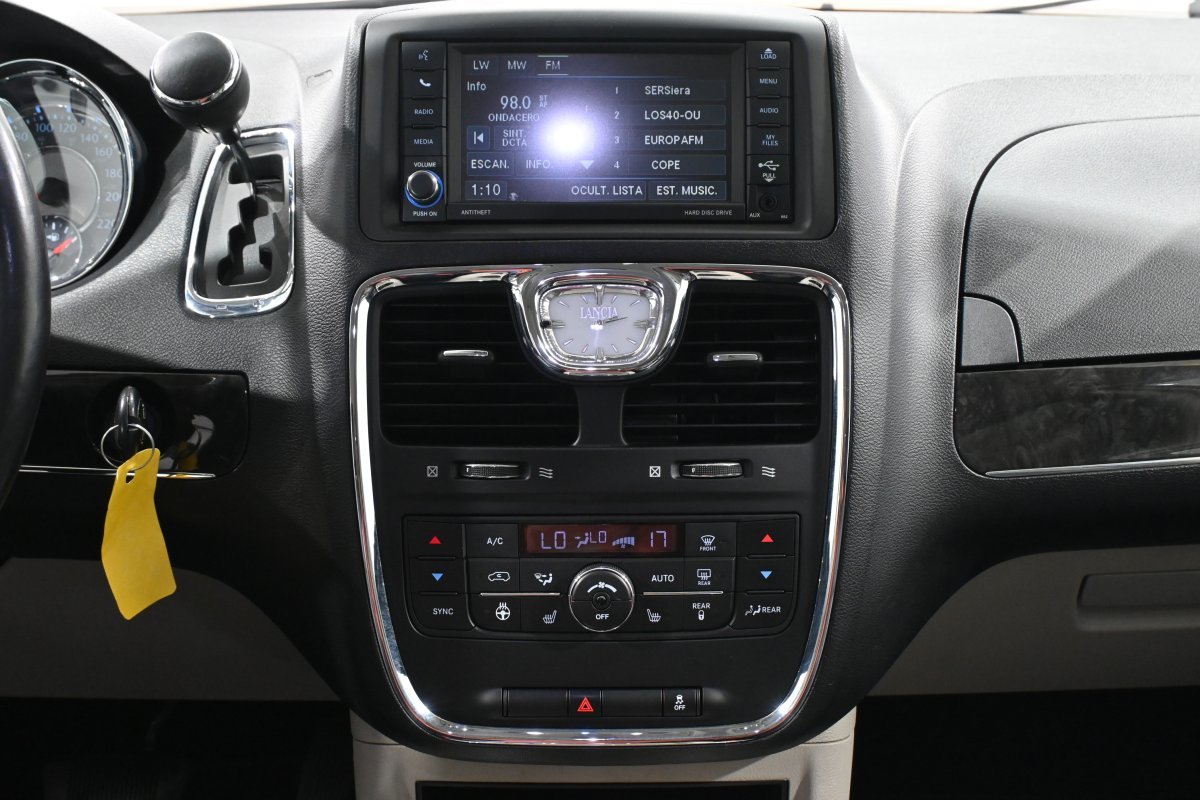 Foto Lancia Voyager 15