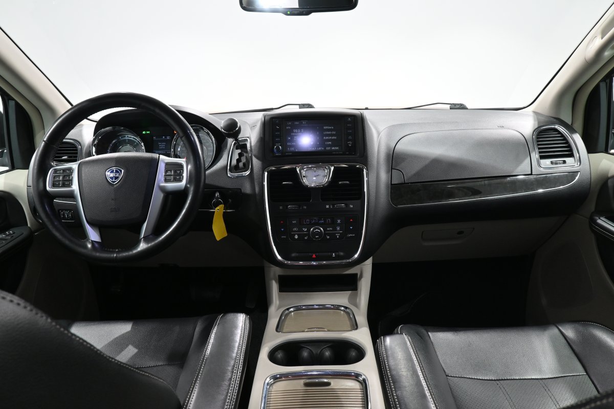 Foto Lancia Voyager 20