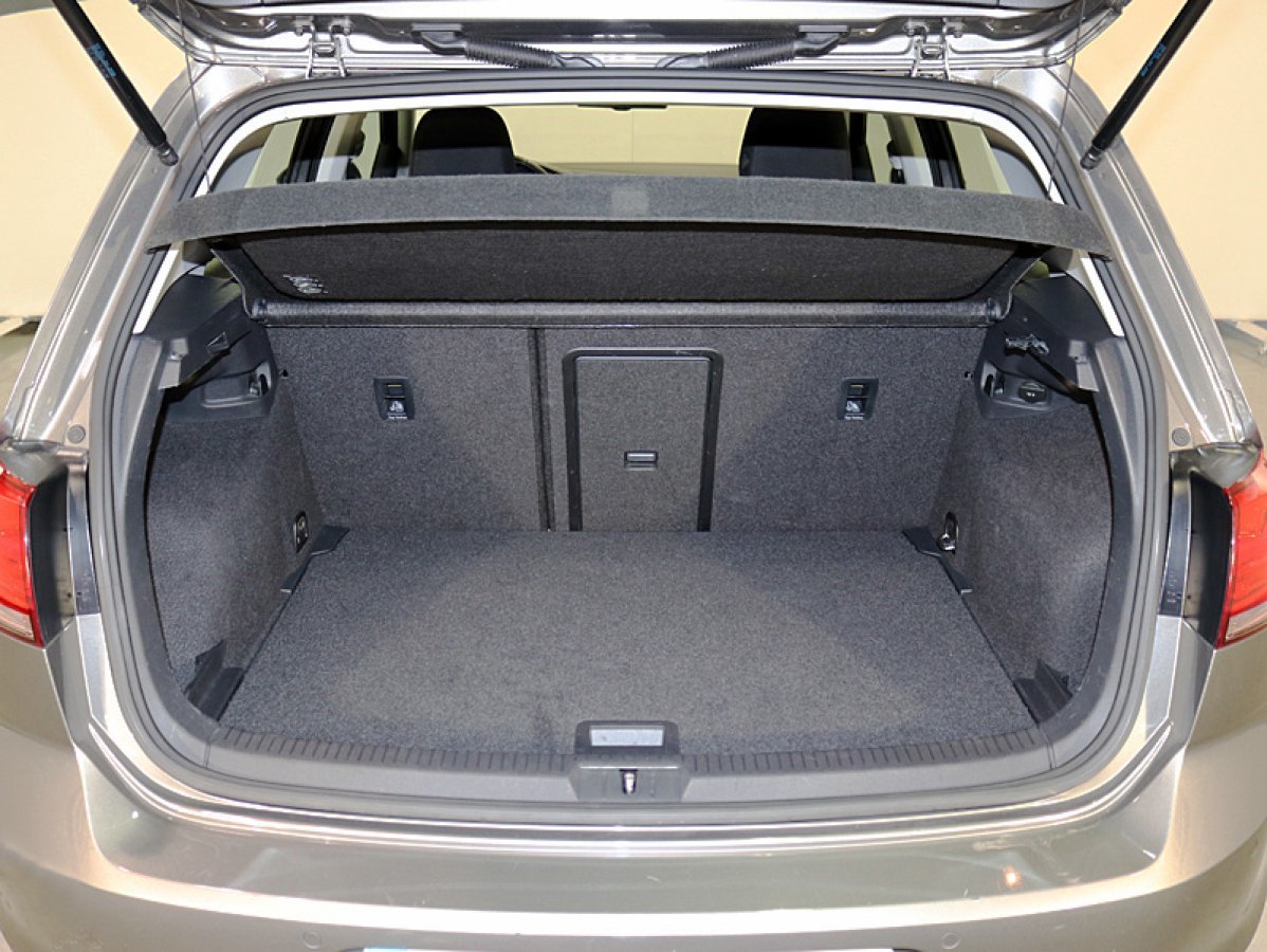 Foto Volkswagen Golf 8