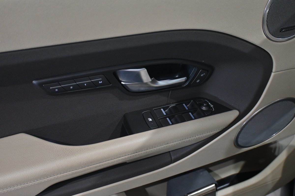 Foto Land-Rover Range Rover Evoque 24