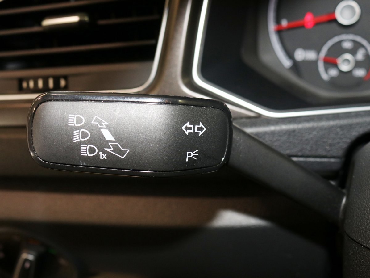 Foto Volkswagen T-Roc 18