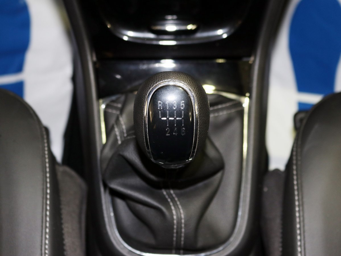 Foto Opel Mokka X 27