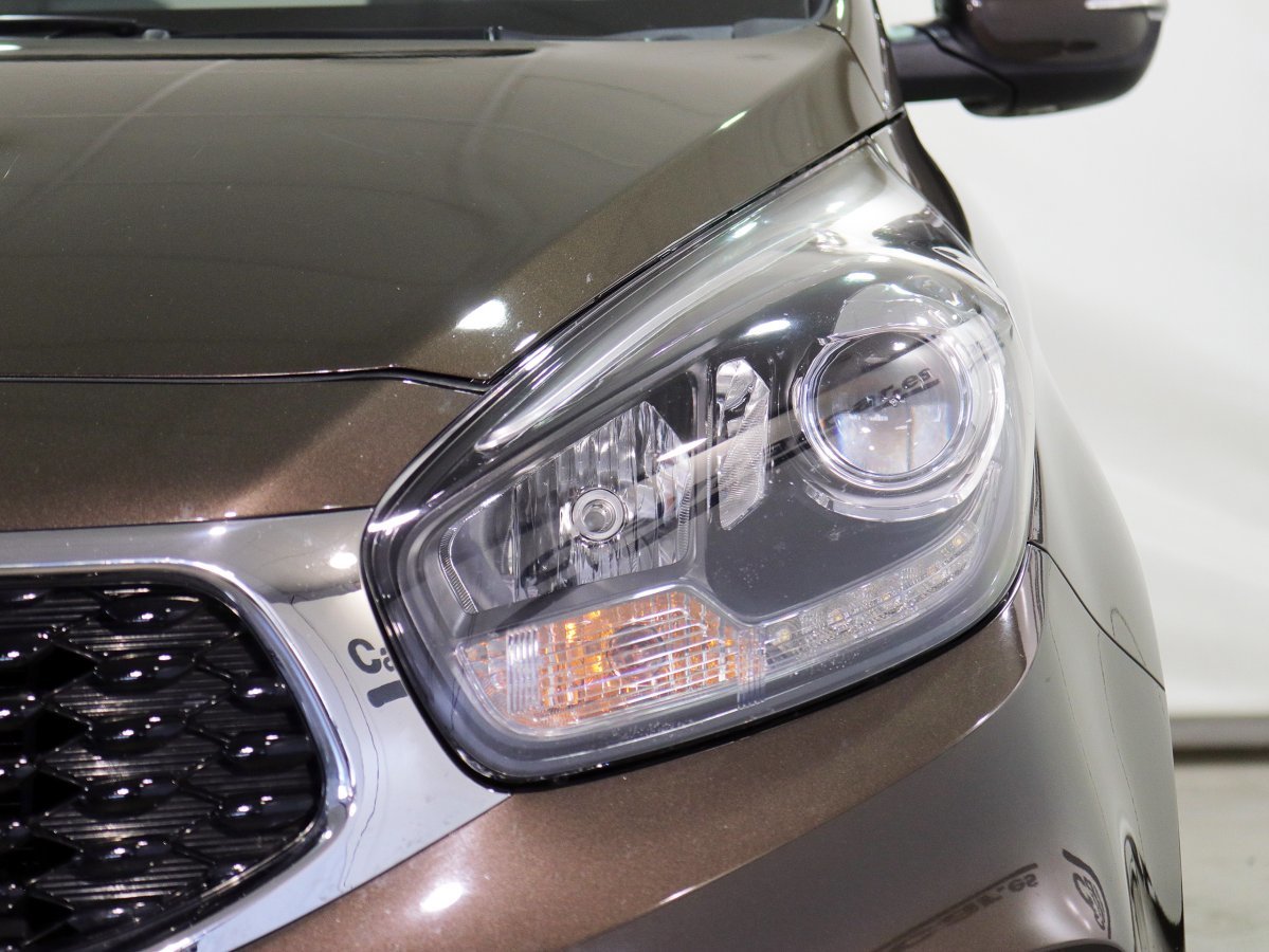 Foto Kia Carens 11