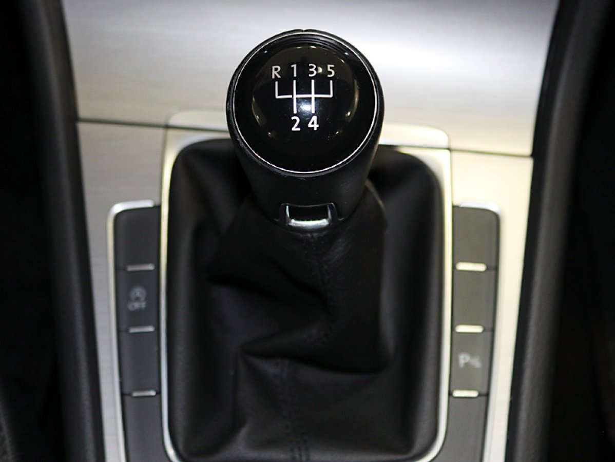 Foto Volkswagen Golf 23