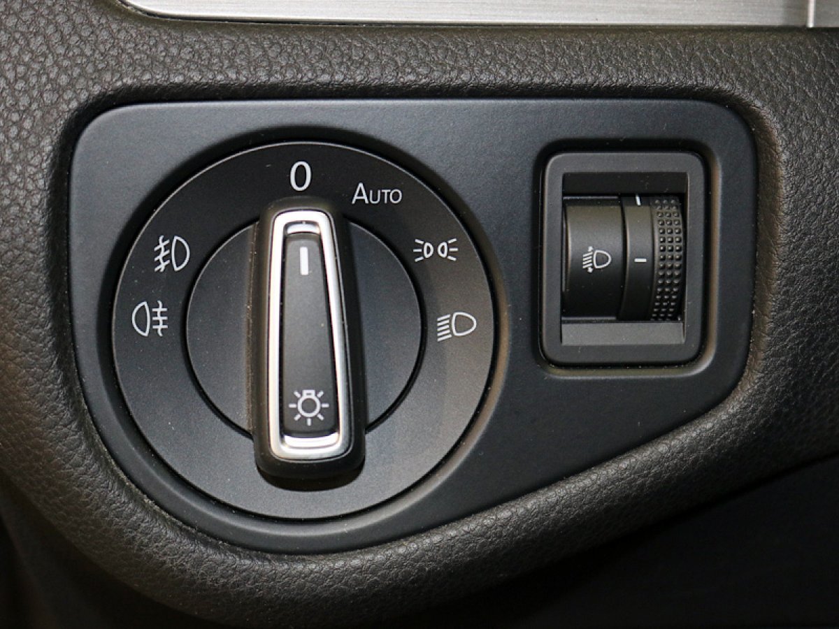 Foto Volkswagen Golf 29