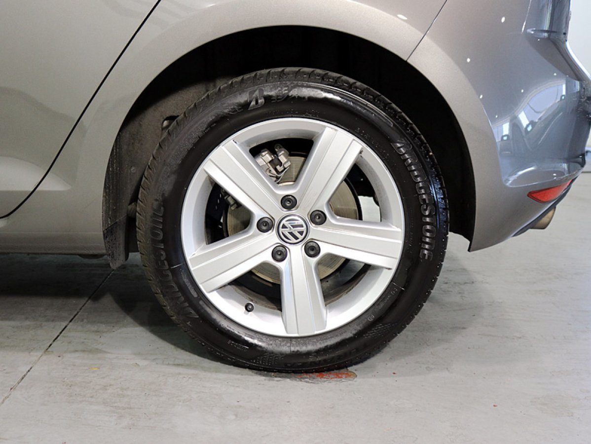 Foto Volkswagen Golf 35