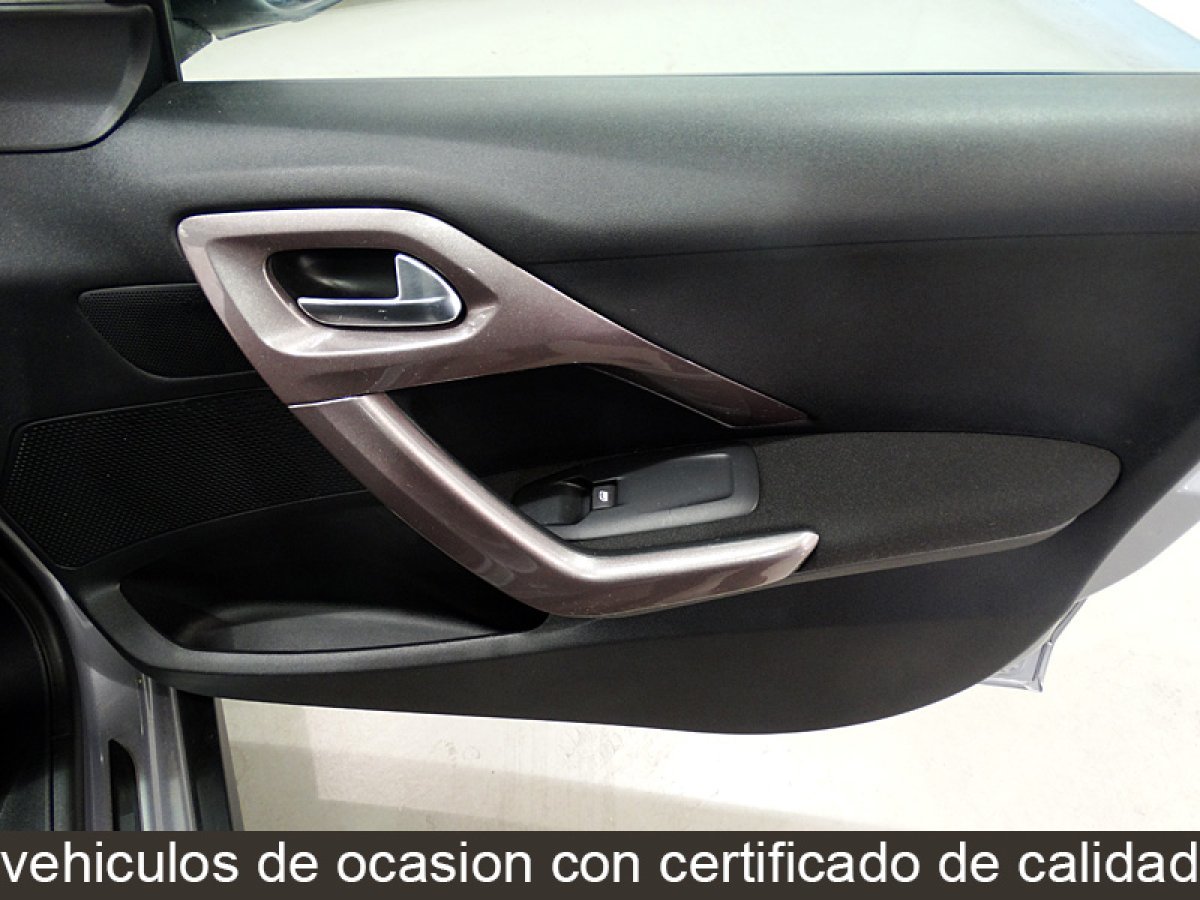 Foto Peugeot 2008 28